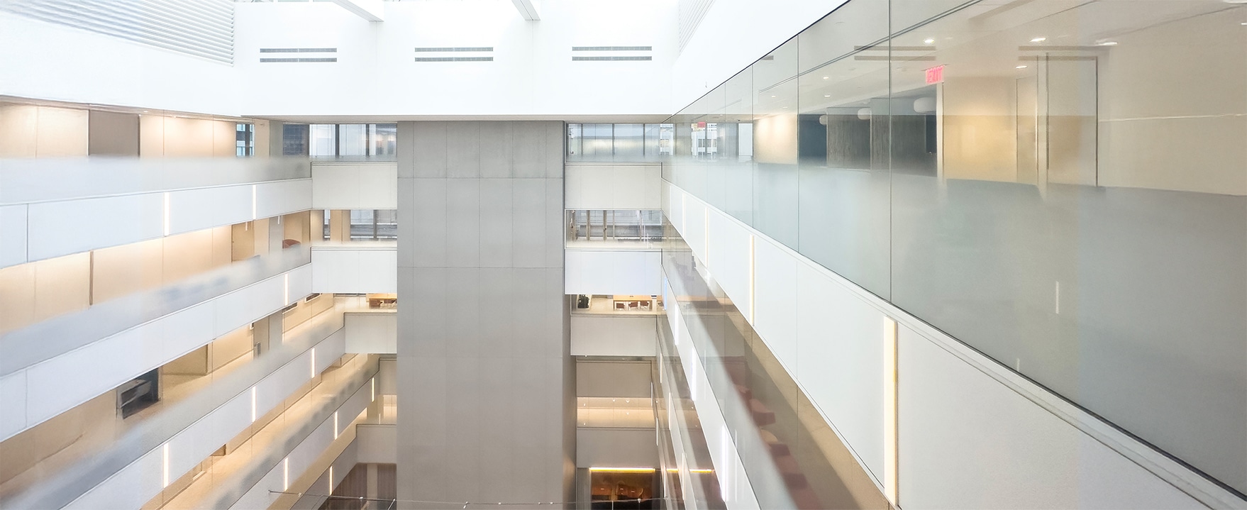 Moderne Anlageimmobilien mit schlüsselfertigen Wohnungen in urbaner Umgebung