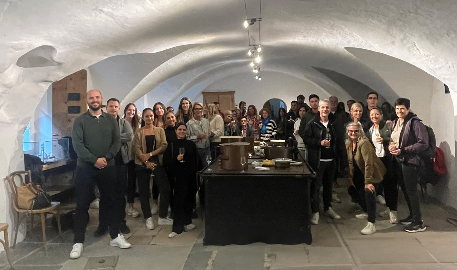 Teamausflug von Ginesta 2025, Mitarbeitergruppe im Freien bei einer outdoor Aktivität